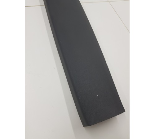 Обшивка крышки багажника