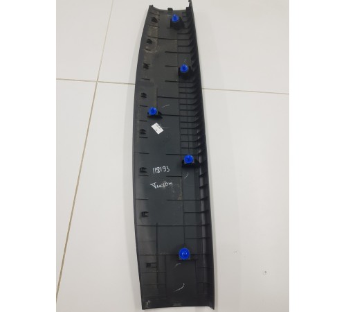 Обшивка крышки багажника