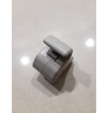 Фиксатор солнцезащитного козырька правый