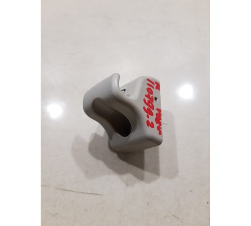 Фиксатор солнцезащитного козырька правый