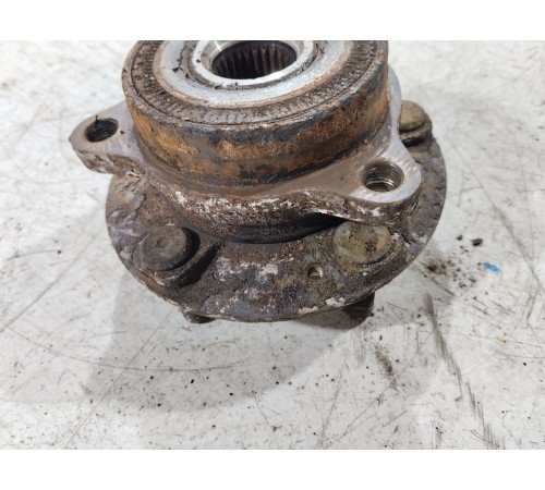 Ступица передняя левая