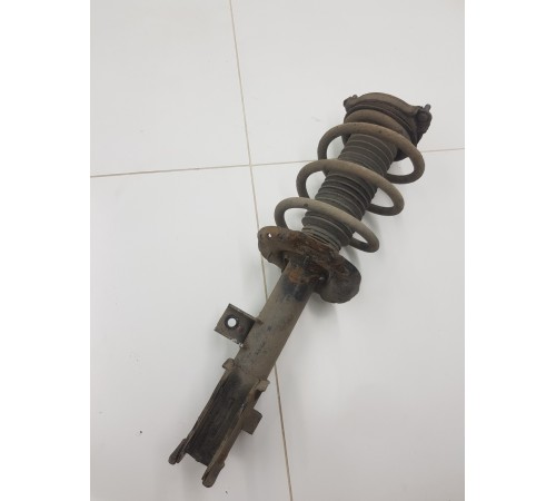 Амортизатор подвески передний левый в сборе