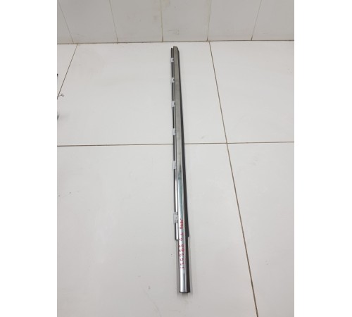 Молдинг стекла передний левый