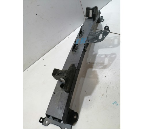 Усилитель переднего бампера