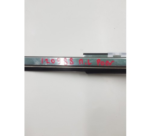 Молдинг стекла передний левый