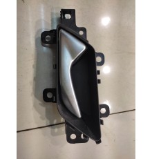 Ручка двери (задняя, левая, внутренняя)