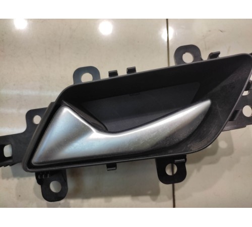 Ручка двери (задняя, левая, внутренняя)