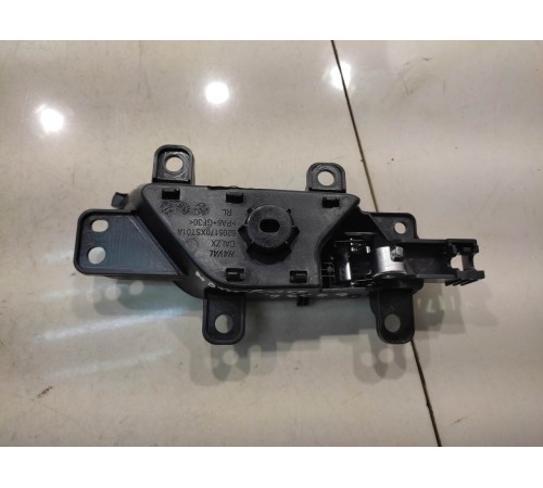 Ручка двери (задняя, левая, внутренняя)