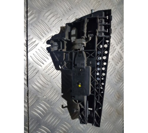 Ручка двери внешняя задн. лев.