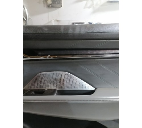 Обшивка (карта) двери передняя правая