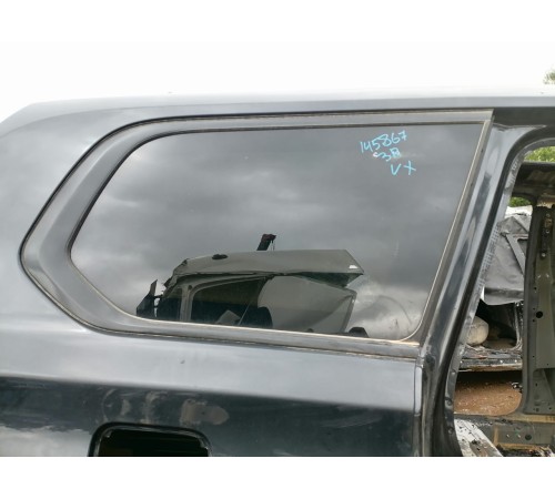 Стекло глухое заднее правое , форточка