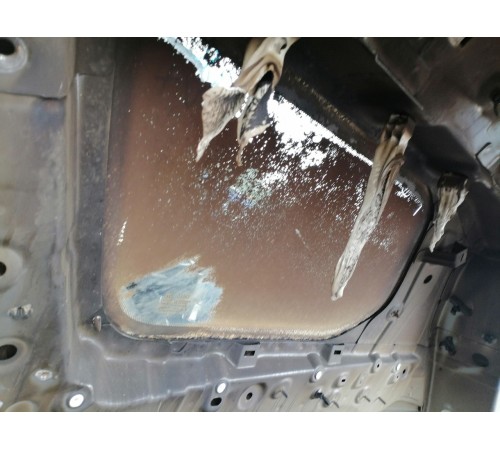 Стекло глухое заднее правое , форточка