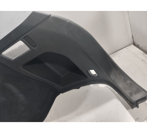 Обшивка багажника правая