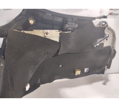 Обшивка багажника правая