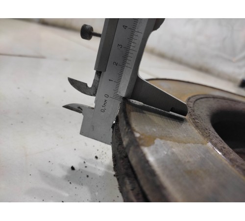 Тормозной диск (задний, правый)