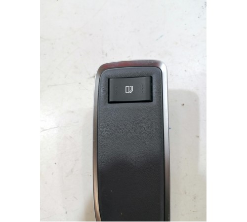 Кнопка стеклоподъемника задняя правая