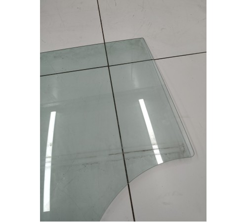 Стекло двери заднее правое