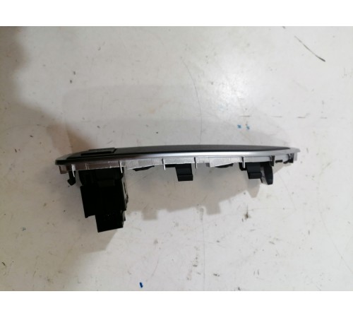 Кнопка стеклоподъемника задняя правая