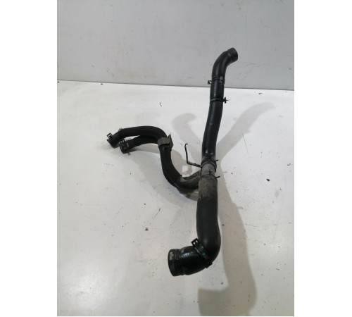 Патрубок системы охлаждения