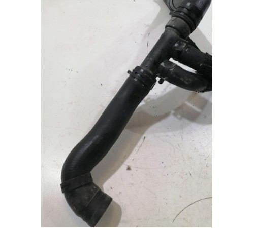 Патрубок системы охлаждения