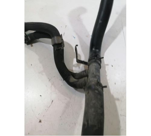 Патрубок системы охлаждения