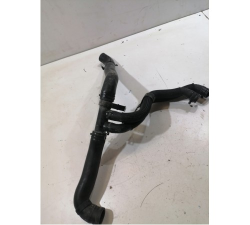 Патрубок системы охлаждения