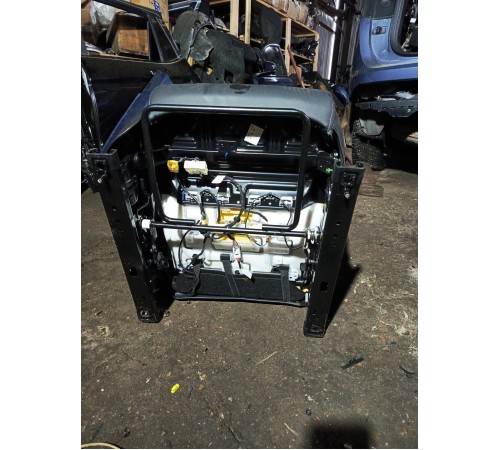 Сиденье переднее правое