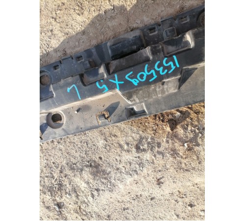 Кронштейн накладки порога правый