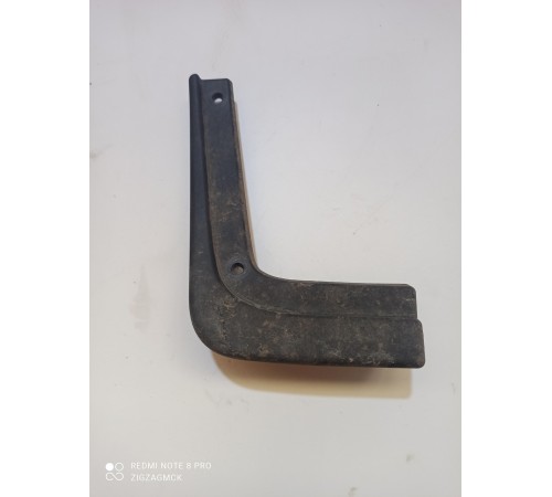 Брызговик задний правый