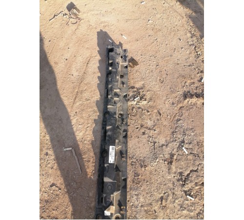 Кронштейн накладки порога правый