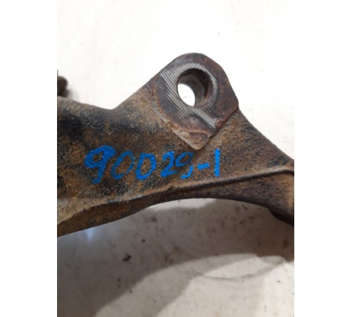 Кулак поворотный(передний левый)