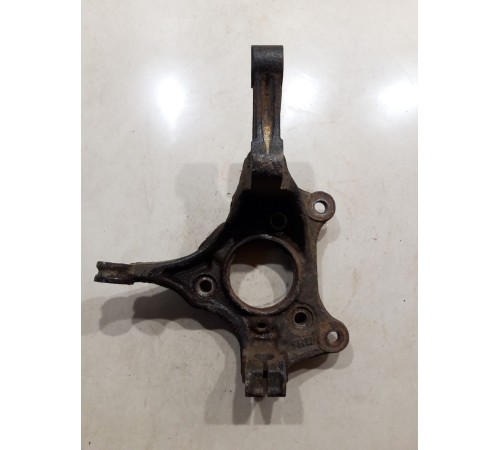 Кулак поворотный(передний левый)