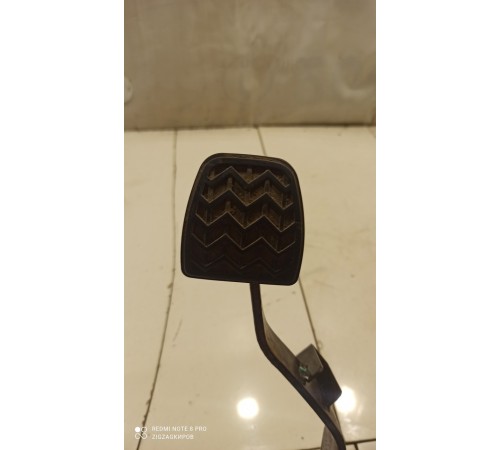 Педаль сцепления