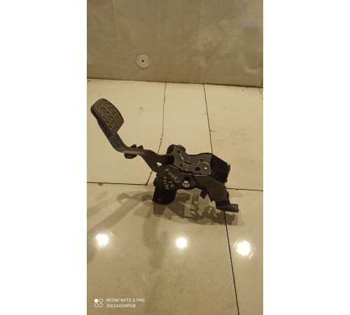 Педаль сцепления