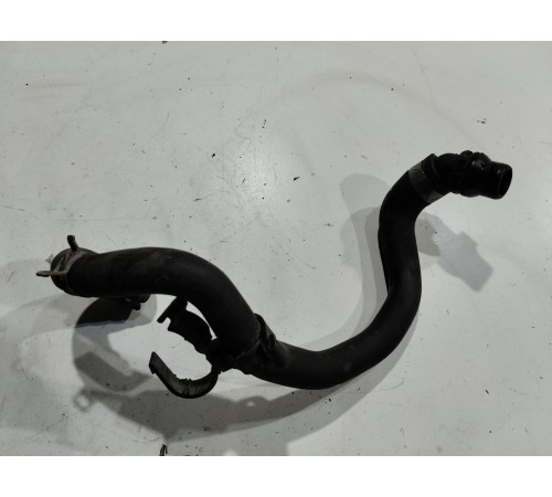 Патрубок системы охлаждения