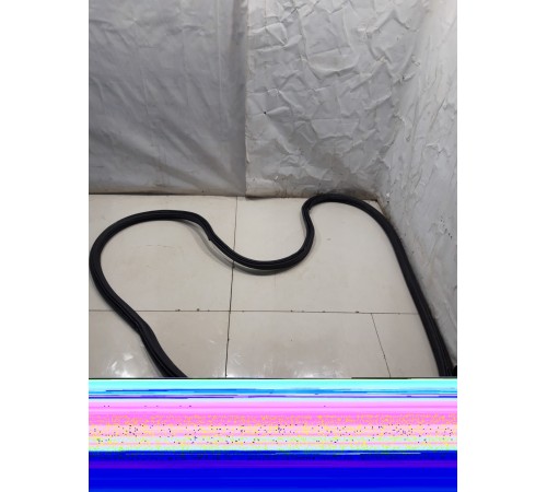 Уплотнительная резинка багажника