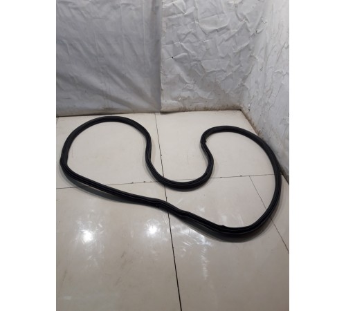 Уплотнительная резинка багажника