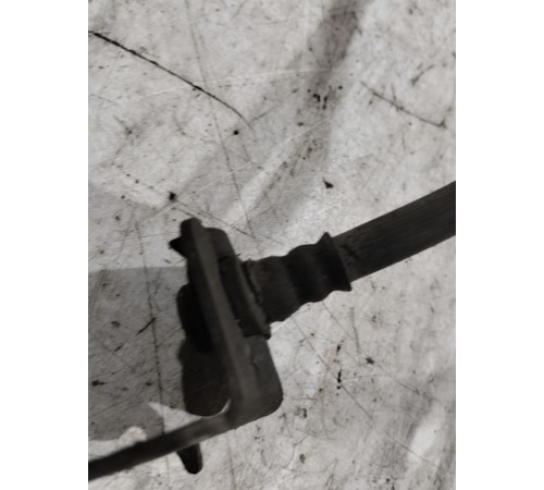 Тормозной шланг(передний правый)