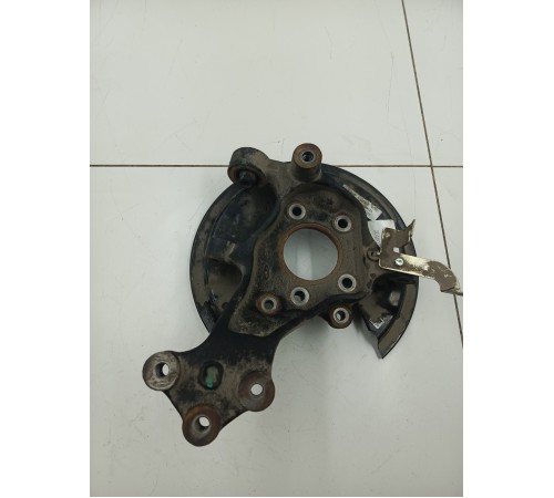 Кулак поворотный задний правый