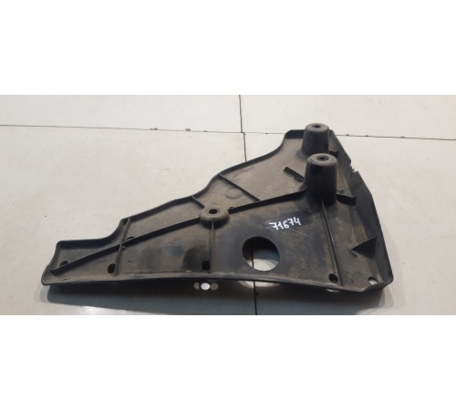 пыльник бака (правый)