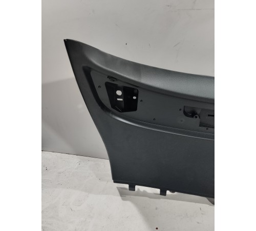 Обшивка крышки багажника