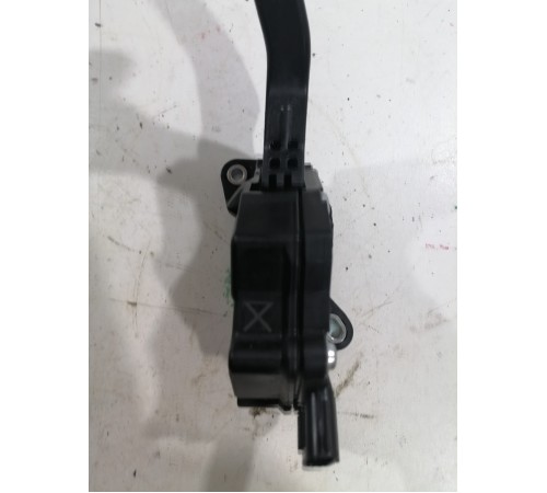 Педаль акселератора