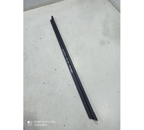 Уплотнитель стекла (передний правый внутренний)