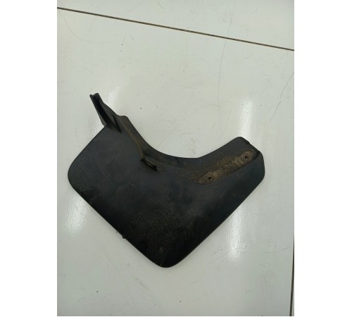 Брызговик задний правый 