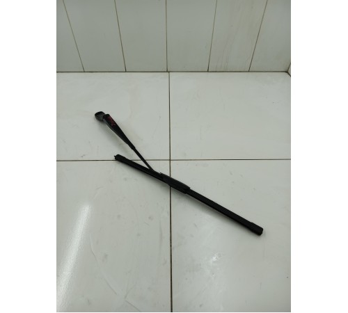 Поводок стеклоочистителя правый