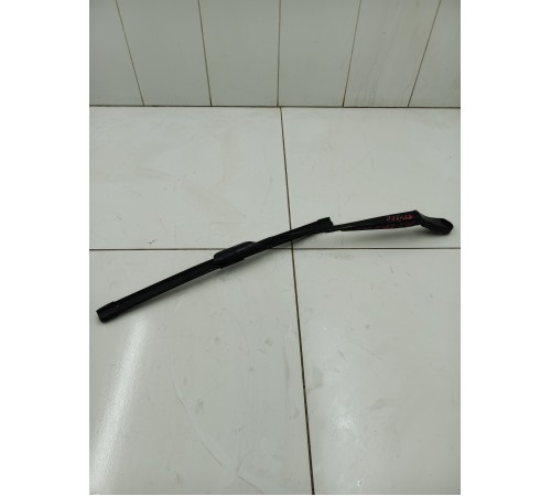 Поводок стеклоочистителя правый