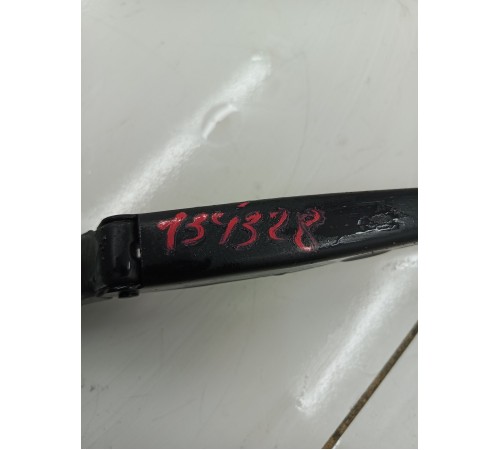 Поводок стеклоочистителя правый