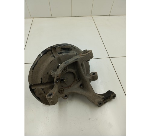 Кулак задний правый