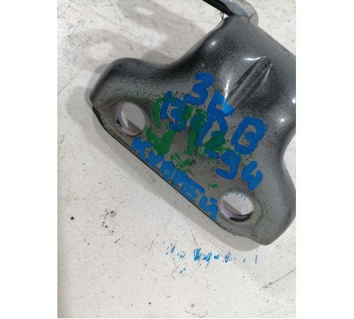 Петля двери задняя правая верхняя