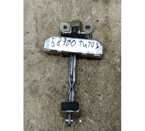 Ограничитель двери багажника